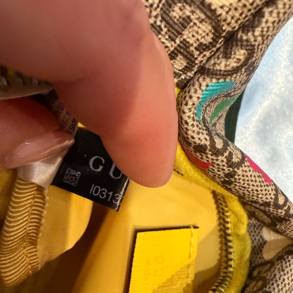Gucci Multicolor Heart Print Crossbody Bag - Picture 7 of 13